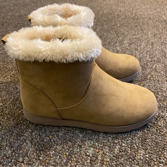 Cat And Jack Boots Size 4 Girls  Zips On Each Side - Picture 10 of 10